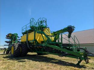 2021 John Deere P556