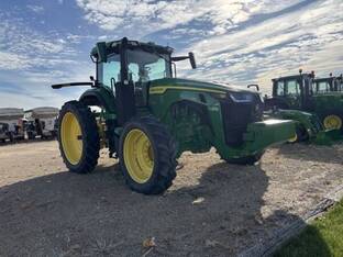 2021 John Deere 8R 230