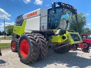 2024 Claas TRION 740