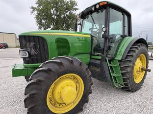 2004 John Deere 7320