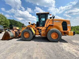 2017 Hyundai HL955XT