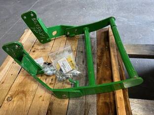 John Deere BW15634 HOOD GUARD