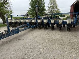 2009 Kinze 3600