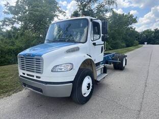 2015 Freightliner BUSINESS CLASS M2 106