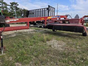 2009 New Holland H7450