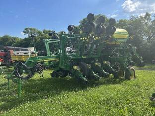 2010 John Deere 1790