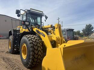 2022 Komatsu WA380-8