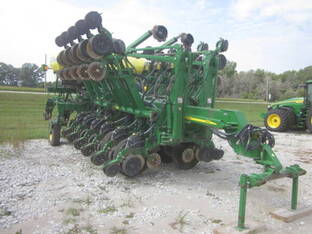 2010 John Deere 1790
