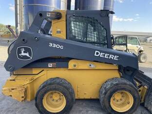 2022 John Deere 330G