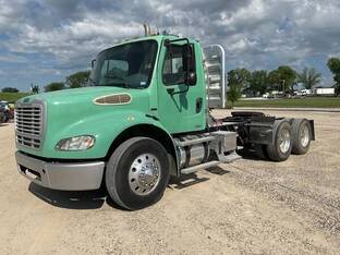 2009 Freightliner BUSINESS CLASS M2 112
