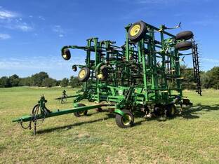 2013 John Deere 2410
