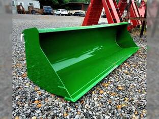 2023 John Deere 6FT BUCKET