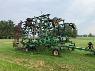 2007 John Deere 2210