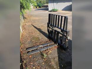 2023 JLG PALLET FORKS