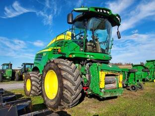 2017 John Deere 8600
