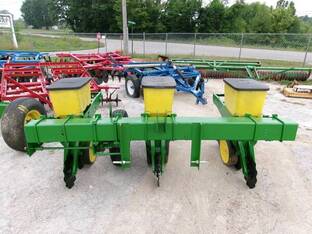 1982 John Deere 7100