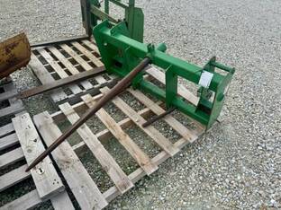 1999 John Deere Bale Spear