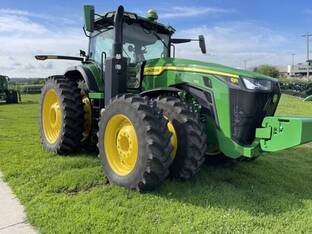 2022 John Deere 8R 310