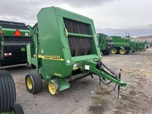 2001 John Deere 567