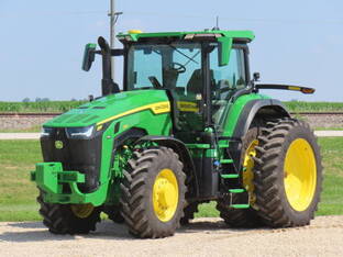 2024 John Deere 8R 250