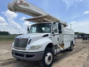 2010 Versalift VO350MHI-01