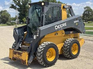 2019 John Deere 330G
