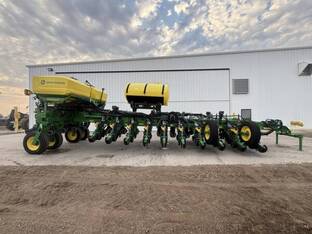 2022 John Deere 1775NT