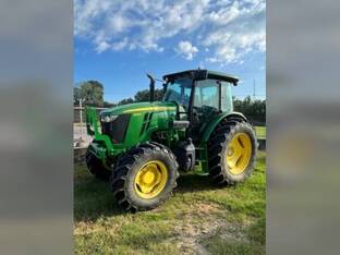 2018 John Deere 6105E