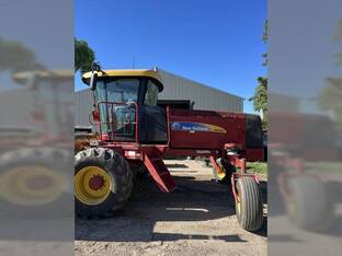 2013 New Holland H8040