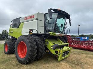 2023 Claas TRION 740