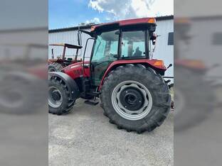 2011 Case IH Farmall 105U