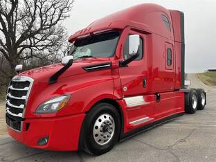 2026 Freightliner CASCADIA 126