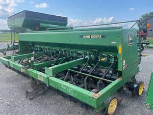 John Deere 750