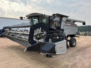 2004 Gleaner R65