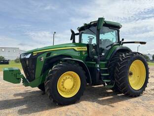 2023 John Deere 8R 250
