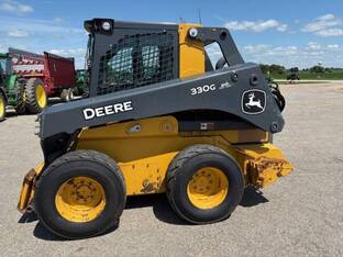 2022 John Deere 330G