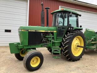 1982 John Deere 4440