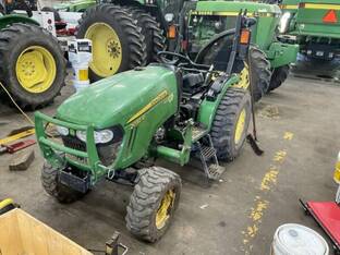 2015 John Deere 2032R