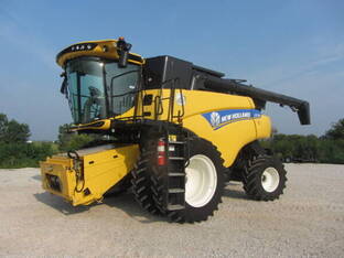 2015 New Holland CR7.90
