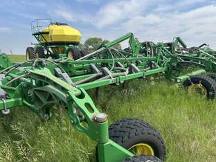 2007 John Deere 1830