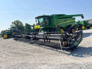 2020 MacDon Industries FD145