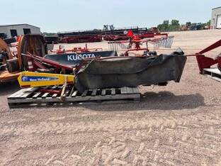 2010 New Holland H6740