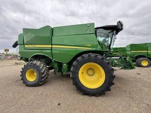 2022 John Deere S780