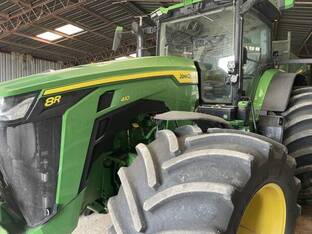 2023 John Deere 8R 410