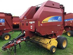 2014 New Holland BR7070