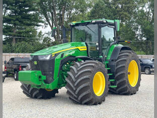 2022 John Deere 8R 250