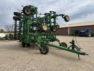 2015 John Deere 2210
