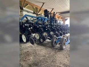 2005 Kinze 3600