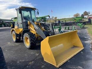 2017 John Deere 324K