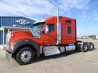 2022 Kenworth W990